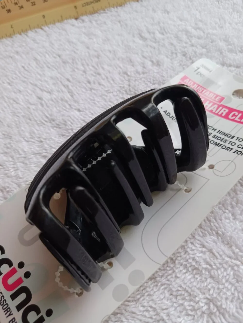 Scunci Adjustable Teeth Pinch Hinge Black Plastic Claw Hair Clip Jaw Wingless